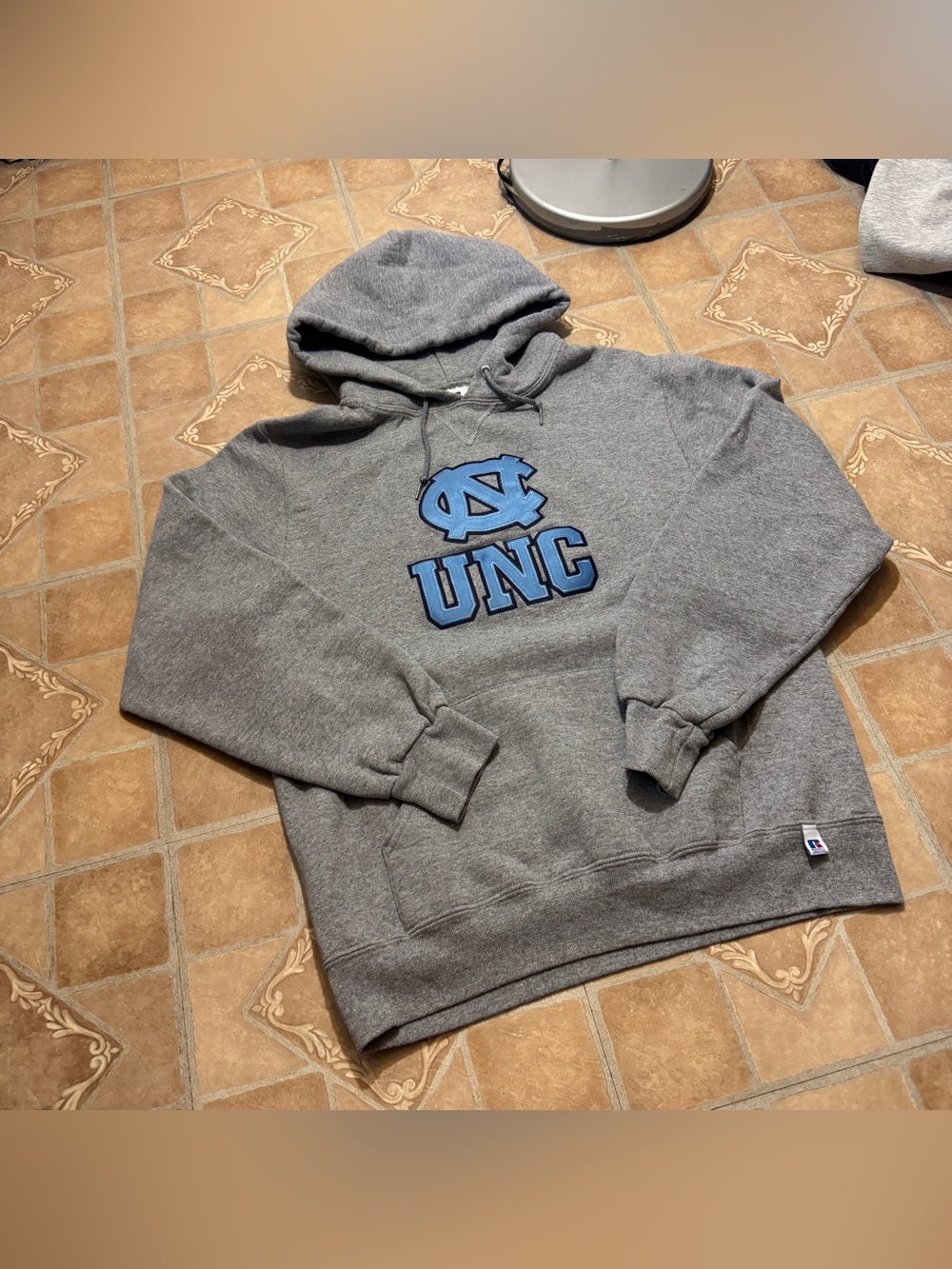 Vintage Russell Athletic UNC North Carolina Hoodie – Size Medium (Grey)